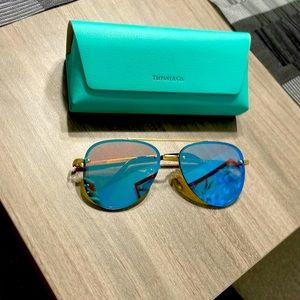 Tiffany sunglasses ( sunglasses hut)